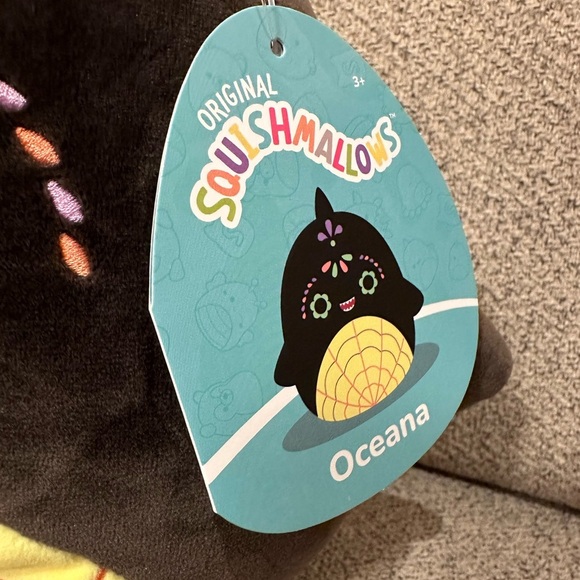 NWT 🇺🇸 Squishmallow Oceana the Day of the Dead Shark 8" - Picture 3 of 6